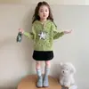 Casaco suéter com capuz e estampa de estrelas estilo coreano para meninas, nova coleção outono/inverno 2026, suéter de tricô estiloso para meninas pequenas