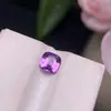 Se puede engastar con un zafiro natural sin calentar de 0.93 quilates de color lavanda, viene con certificado Gilde International, corte cojín