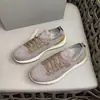 Tênis Esportivo Masculino Respirável em Malha Fly-Knit, Cor Cinza Claro com Blocos de Cor, Sola Macia, Casual Versátil para o Dia a Dia, Tênis Leve para Corrida