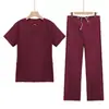 Uniformes cirúrgicos médicos estéticos de alta qualidade para mulheres, macios e amigáveis à pele, com corte slim, especializados para gerenciamento de pele e clínicas odontológicas.