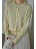 ¡Lavable a máquina!26 Principios de Otoño 48s Calibre 16 100% Lana Fina Cuello Redondo Cardigan Tejido para Mujer Color Sólido Ropa Exterior