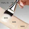 Biyouyi Pincel Base de Maquillaje Luna Creciente Cabeza Plana Curva Cola de Pez Pincel Ultra Delgado para Mascarilla Pincel para Base de Maquillaje Líquida Sin Marcas Pincel de Maquillaje