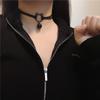 Collar dulce y moderno de cuero con personalidad para mujer, collar ligero de lujo con letras frías y costuras, cadena de clavícula, accesorios para chicas atractivas.