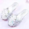 Sapatos de Cristal para Meninas, Chinelos de Salto Alto para Crianças, Calçado Externo Antiderrapante de Verão, Sandálias para Crianças, Sapatos de Princesa Versáteis e Estilosos