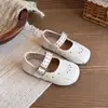 Nuevos Zapatos Infantiles de Otoño 2026 para Niñas Pequeñas, Zapatos de Princesa Retro Modernos, Moda Coreana con Remaches, Zapatos Individuales de Cuero para Niñas