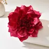 Broche de Flor Tridimensional Exagerado Vintage, Simples e Sofisticado, Alfinete de Lapela de Moda de Luxo Leve, Acessório de Estilo Nicho para Mulheres
