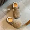 Zapatos de Algodón Nuevos de Invierno 2026 para Niños Estilo Coreano Estilo Mori Lunares Lana Birkenstock Zapatos Peludos para Niñas