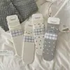 Meias Finas de Cano Médio para Mulheres, Estilo Coreano, Estrelinhas Cinza-Branco, Laço Fino, para Primavera e Verão, Meias Frescas e Simples de Dongdaemun