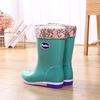 Sapatos de chuva de tubo médio sapatos de água de tubo curto feminino botas de água de inverno feminino mais veludo quente sapatos de plástico impermeáveis antiderrapantes pode ser uma geração de cabelo