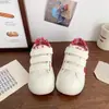 Nuevas zapatillas de entrenamiento gruesas de velcro de estilo chino de nicho originales para mujer, nuevas zapatillas casual versátiles tipo shell para mujer Otoño 2026