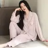 En stock 6040CVC contraste otoño nuevo manga larga pantalón largo pijama mujer dulce casual se puede usar fuera de casa ropa dos
