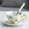 Conjunto de Café em Porcelana Óssea com Borda Dourada Camélia, Xícara de Café, Pires, Colher, Cafeteira, Leiteira, Açucareiro, Prato de Sobremesa, Luxo Leve