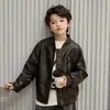 Jaqueta infantil para primavera e outono, jaqueta de couro estilosa e da moda, novo modelo 2026, jaqueta biker moderna estilo rua para crianças mais velhas