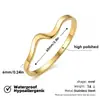 Pulsera de acero inoxidable 304 para mujer, color dorado, forma ondulada, alto pulido, lujo ligero, versátil, no se decolora, venta al por mayor transfronteriza