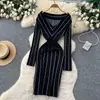 Vestido de Punto de Alto Gama Estilo Diosa con Cuello en V, Mangas Largas, Rayas en Contraste para Mujer Otoño, Aspecto Adelgazante, Falda que se Ajusta a la Cadera