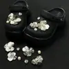 Nuevos dijes para zapatos estilo Bosque de Primavera y Verano con Flores de Cerezo y Melocotonero para Zuecos de Delfín Pequeño, Zapatillas Rosas para Niña Accesorios DIY