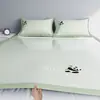 Conjunto de Três Peças Novo para Primavera/Verão 2026 Sensação Fresca Tapete Macio Tapete Fresco Cobertura de Cama Estilo Tapete Fresco Lavável à Máquina