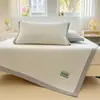 Juego de tres piezas de alfombrilla refrigerante de frijol helado de lujo ligero de color sólido, tacto frío para dormir sin ropa, alfombrilla refrigerante suave tipo sándwich, alfombrilla de aire acondicionado transpirable de seda de hielo