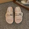 Chinelos Casuais Preguiçosos com Letras para Mulheres 2025 Nova Moda Sandálias com Velcro de Solado Grosso para Uso Externo com Toque de Luxo