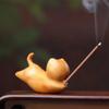 Yiming Xianyuan Green Sandalwood Travesseiro Alto Gato Pulando Gato Sem Preocupações Inserção de Incenso Desktop Pequeno Ornamento Inserção Linha Interna Queimador de Incenso