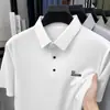 Camiseta de manga corta sin costuras de alta elasticidad, libre de planchado, nuevo estilo de verano para hombre, top versátil holgado y sencillo, polo de color liso con cuello de solapa