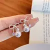 Pendientes de Perla con Lazo de Dos Formas de Llevar, Pendientes Pequeños y Exquisitos que Cuelgan Detrás, Pendientes de Perla con Circonita de Alta Gama para Mujer