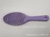 Fornecimento direto da fábrica tinta elástica plantio de lã oval design oco pente para estilizar cabelo pente de arco de cabelo cabo longo pente massageador