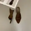 Sandálias Rasteirinhas Estilo Coreano Plataforma Femininas Verão Uso Externo 2026 Novo Design de Salto Alto Suede Bico Fino Chinelos Femininos