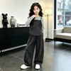 Conjunto de camisola e calça pantalona para meninas, coleção primavera/outono 2026. Novo modelo infantil estilo coreano, com blusa e calça pantalona estilosas. Conjunto de três peças.