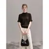 Suéter de punto minimalista de color sólido con cuello redondo medio alto y manga corta para mujer, colección otoño/invierno 2026, de Yinhe STUDIO