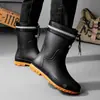Botas de chuva duráveis, impermeáveis, antiderrapantes e quentes até a panturrilha para homens, sapatos de borracha para trabalho, botas de água para cozinha, botas de chuva para pesca