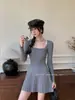 Nuevo diseño de otoño estilo coreano, ceñido suave a la cintura, vestido de punto adelgazante, vestido corto dulce y elegante de nicho