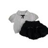 Conjunto de Verano para Bebé Niña 2026 Nuevo Estilo de Verano Estilo Universitario Moda Top de Punto y Shorts Florales Conjunto de Dos Piezas