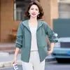 Chaqueta Delgada Estilo Nuevo Otoño 2025 para Madres de Mediana Edad, Chaqueta con Capucha Elegante para Mujeres de Mediana Edad y Mayores, Parte Superior Tipo Parka Casual