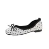 Sapatos de Salto Baixo com Laço Plano Estilo Francês Elegantes para Mulheres, Sapatilhas Francesas de Cetim com Bolinhas Primavera 2026