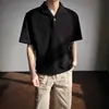 Camiseta de Manga Corta para Hombre Marca de Moda Verano Holgada 2026 Nueva Llegada Influencer de Internet Moderna ins Solapa Simple Estilo Hong Kong Top