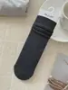 Nuevos Calcetines de Felpa para Mujer 2025 Otoño e Invierno Todo en Uno Sin Costuras Color Liso Rayas Verticales Algodón Puro Versátiles de Media Pantorrilla