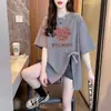 Camiseta de Algodón Puro Holgada con Tira de Abertura Irregular para Mujer Estilo Coreano Graffiti de Corazón Longitud Media Top Versátil que Rejuvenece Ins