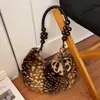 Otoño Invierno Nuevo Retro Lunares Felpa Bolso Bajo el Brazo Bolso de Mano Hombro con Cuentas de Madera Bolso de Piel Atmosférico para Mujer