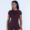 Conjunto de shorts y pantalones de yoga más vendidos transfronterizos + traje de yoga sin costuras, corte ajustado, hombros normales, camiseta deportiva de manga corta de secado rápido