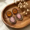 Pendientes Geométricos Ovalados Rosas Vintage, Lujo Ligero y Sensación de Alta Gama, Pasadores de Contraste de Color, Elegantes y Exquisitos Accesorios para Orejas