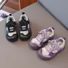 Nuevos Zapatos Deportivos Infantiles para Niños y Niñas Primavera 2026, Tenis de Moda con Bloques de Color de Velcro, Modernos y Versátiles