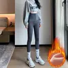 Pantalones de tiburón para mujer con diseño de fruncido en la cintura y botones, nuevos leggings de talle alto 2026 para control de abdomen y levantamiento de glúteos, adecuados para yoga y fitness, colección primavera y otoño