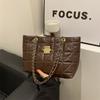Bolso de alta gama, nuevo 2024, bolso bandolera con cadena de gran capacidad, bolso de mano con rombos para uso diario, bolso de moda para debajo del brazo.
