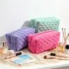 Bolsa de almacenamiento de cosméticos de felpa de colores pastel, linda y fresca, acolchada, alto valor estético, neceser portátil