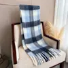 Xale/Lenço de Moda Versátil Xadrez Arco-Íris Espesso Quente de Imitação de Caxemira para Outono/Inverno 2025 com Franjas para Mulheres