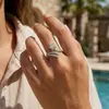 Anillo de Cobre y Circonita Transfronterizo para Mujer, Lujo de Gama Alta, Diseño de Hoja Geométrica con Diamantes Completos, Ajustable, Anillo Versátil para Dedo Índice