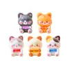 Gatinho Fofo de Desenho Animado Segurando Placa Boneca Brinquedo Tendência Decoração Carro Criativo Pequenos Enfeites de Mesa Pingente Chaveiro
