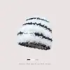 Novo gorro colorido de outono e inverno, chapéu de pelúcia à prova de vento para mulheres, adequado para passeios, com uma atmosfera aconchegante, proteção para as orelhas e aquecimento