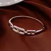 Pulsera de Cierre Ovalado Hueco Chapada en Oro Real de 18 Quilates Pulsera Retro Simple Europea y Americana Joyería de Moda Elegante para Mujeres